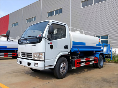 東風145綠化灑水車 多功能環(huán)保利器在建設(shè)與綠化中的應(yīng)用