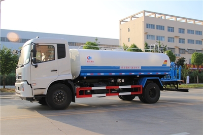 凱馬5噸灑水車(chē)價(jià)格及國(guó)外灑水車(chē)與洗掃車(chē)型號(hào)對(duì)比